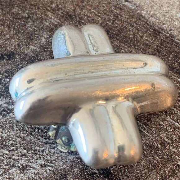 Vintage Barra Signed Clip On Earnings Sterling Silver X’s Crosses Kisses Bold - Picture 12 of 14